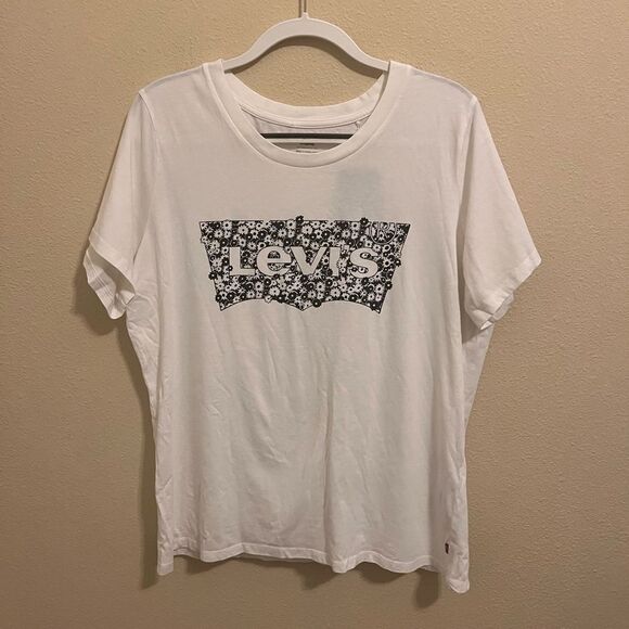 Bundle of 2 Women’s T-shirts - Picture 1 of 8